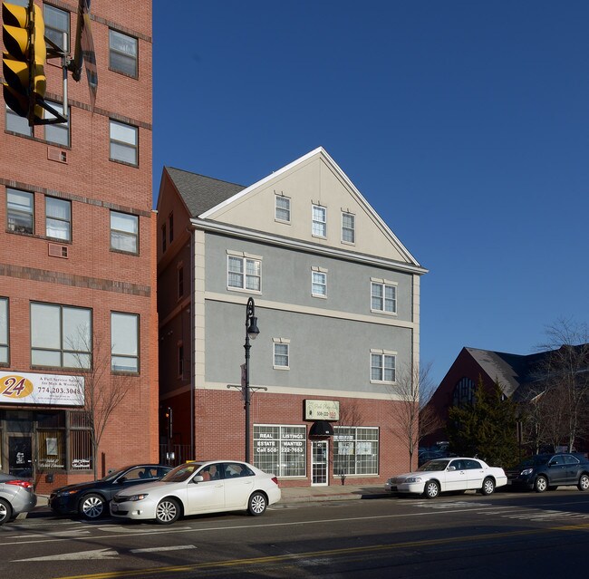 32 Park St in Attleboro, MA - Building Photo - Building Photo