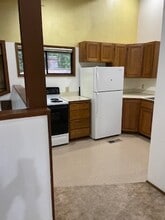 8641 Berthusen Rd, Unit B in Lynden, WA - Foto de edificio - Building Photo