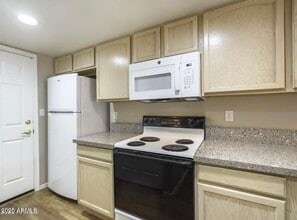 3030 Hayden Rd in Scottsdale, AZ - Building Photo - Building Photo