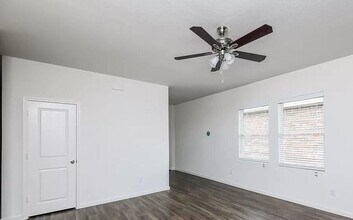 6125 Harrah Ln in Heath, TX - Building Photo - Building Photo