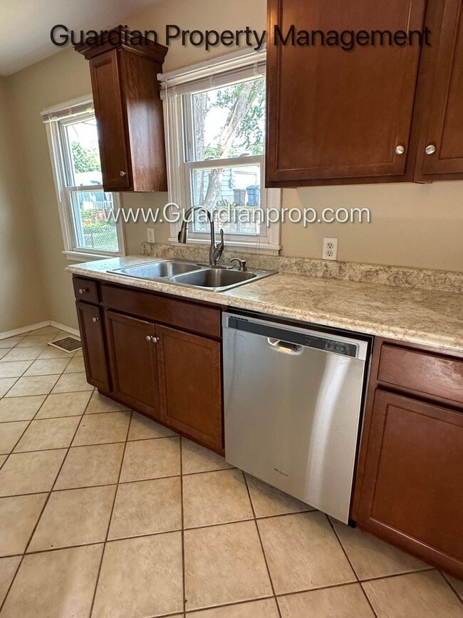 5841 Vincent Ave S in Minneapolis, MN - Building Photo - Building Photo