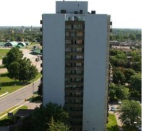 Pineview Towers in Belleville, ON - Building Photo