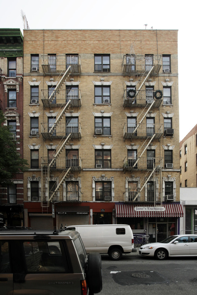 191-193 E 3rd St in New York, NY - Building Photo - Building Photo