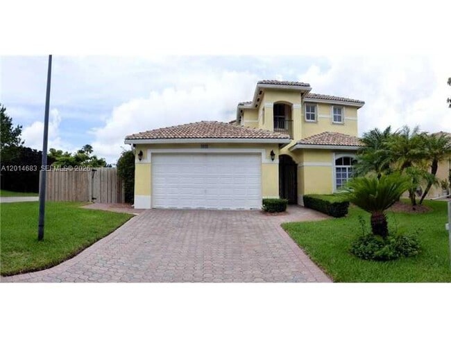 9026 SW 160th Terrace in Palmetto Bay, FL - Building Photo - Building Photo