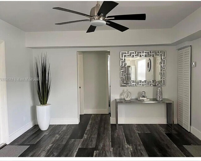 6411 SW 20th St in Miramar, FL - Foto de edificio - Building Photo