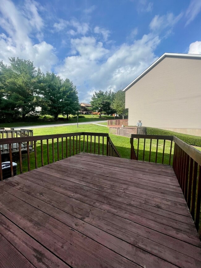 23 Briarwood Way in South Abington, PA - Building Photo - Building Photo