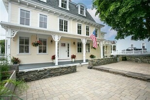 43 Farewell St in Newport, RI - Building Photo