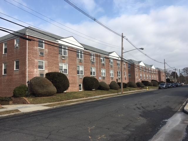 Fairfield Gables At Rockville Centre in Rockville Centre, NY - Foto de edificio - Building Photo