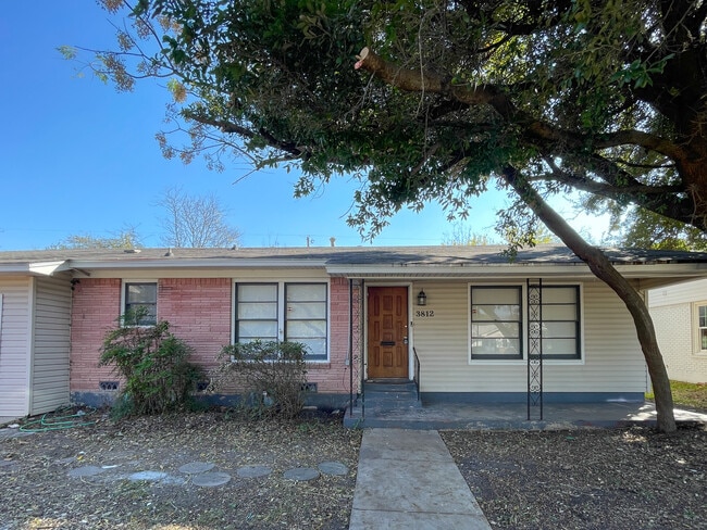 3812 Pine Ave in Waco, TX - Foto de edificio - Building Photo