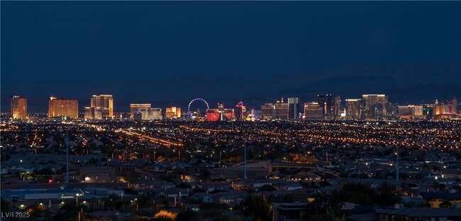 property at 5 Promontory Pointe Ln