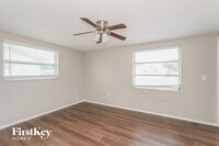 7915 Foxbloom Dr photo'