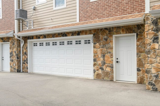 206 Grand Ave in Mukwonago, WI - Building Photo - Building Photo