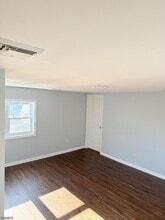 95 Thompson Ave in Dover, NJ - Foto de edificio - Building Photo