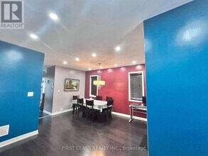 5355 Tenth Line W in Mississauga, ON - Building Photo - Building Photo