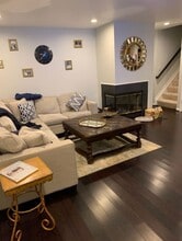 8318 Bluebird Way in Lorton, VA - Building Photo - Building Photo