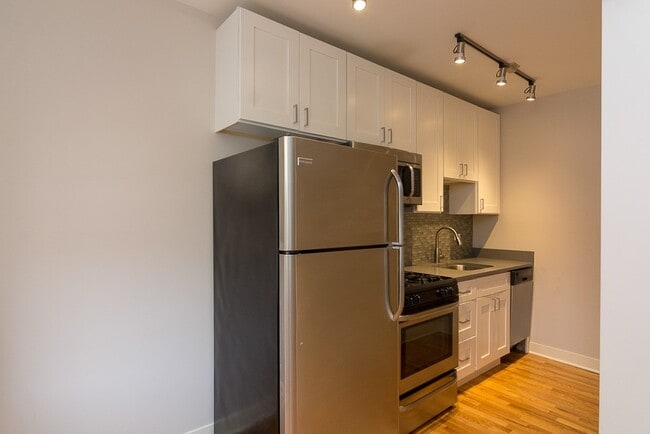 2419 N Kedzie Blvd, Unit A01C