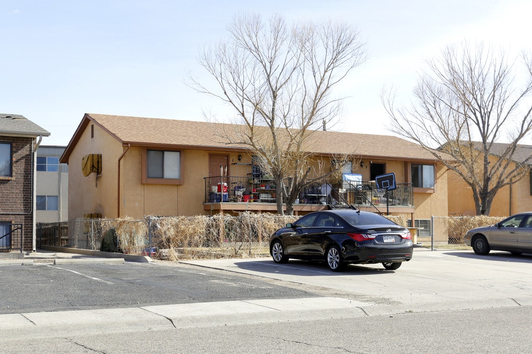 2126 Norman Ln in Pueblo, CO - Foto de edificio
