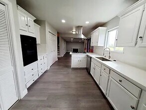 144 E Lincoln Rd in Stockton, CA - Building Photo - Building Photo