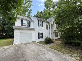 6610 Cedar Cliff Dr in Charlotte, NC - Building Photo