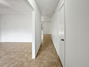 7510 Old Spanish Trail in Live Oak, TX - Building Photo - Building Photo