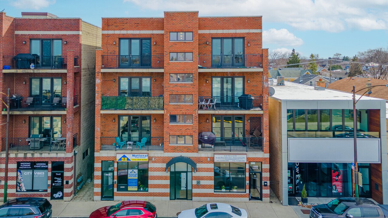 7443 W Irving Park Rd in Chicago, IL - Building Photo
