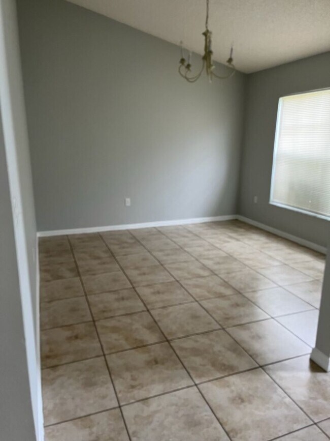 654 Basingstoke Ct in Kissimmee, FL - Building Photo - Building Photo