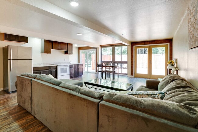 property at 5055 Old Dublin Rd