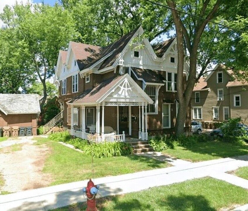 1030 Jenifer St in Madison, WI - Building Photo