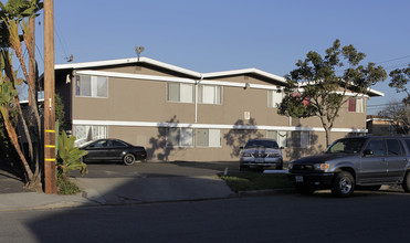 149 E Bay St in Costa Mesa, CA - Foto de edificio - Building Photo