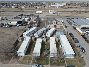 675 Kiowa Ave in Bennett, CO - Foto de edificio - Building Photo