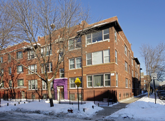 900 W Sunnyside Ave in Chicago, IL - Foto de edificio - Building Photo