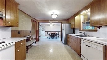 37 Eames St in North Reading, MA - Building Photo - Building Photo