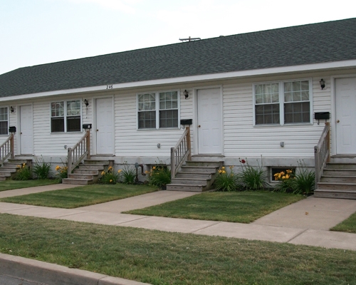 246 E 2nd St in Oswego, NY - Building Photo