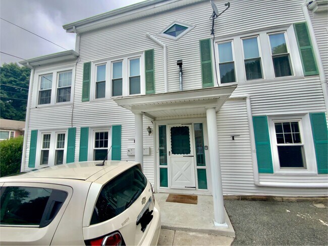 75 Oregon Ave, Unit 1 in Woonsocket, RI - Building Photo - Building Photo