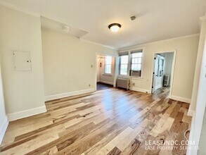 3010 Wisconsin Ave NW in Washington, DC - Building Photo - Building Photo