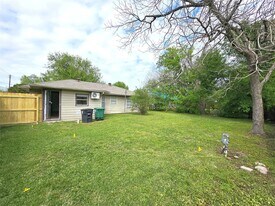 5902 Pershing St in Houston, TX - Building Photo