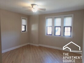 894 Green Bay Rd in Winnetka, IL - Building Photo