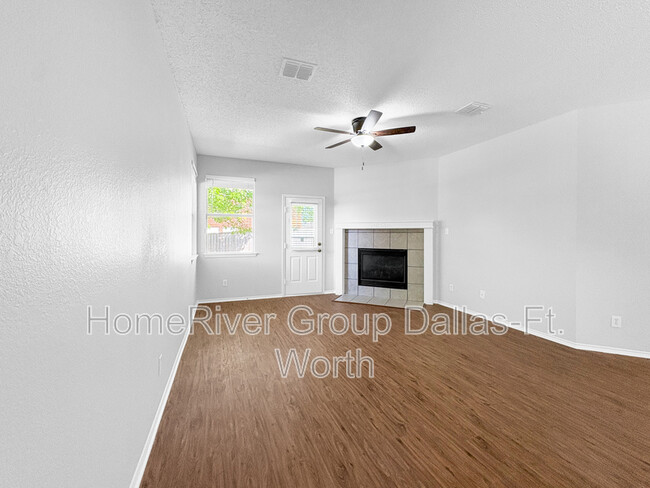 10601 Lansdowne Ln in Rowlett, TX - Building Photo - Building Photo