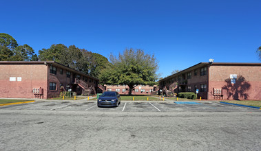 Vista Landing Apartments in Jacksonville, FL - Foto de edificio - Building Photo