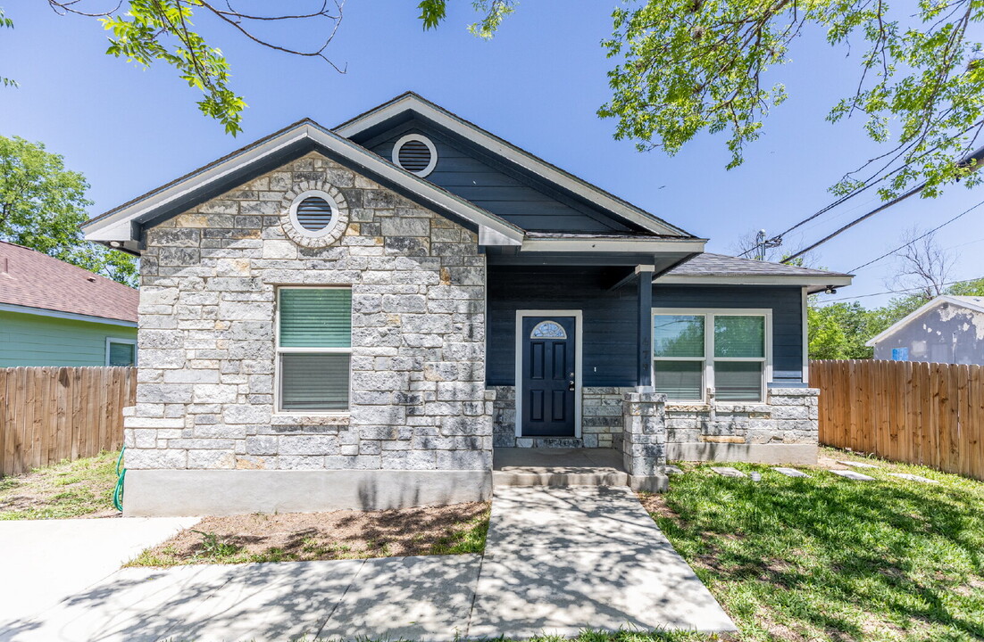 479 Corliss in San Antonio, TX - Foto de edificio