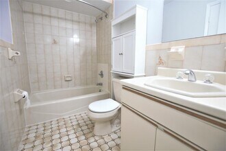 116 Washington St in Hoboken, NJ - Building Photo - Building Photo