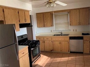 1199 Bonnie Ln in Mayfield Heights, OH - Building Photo - Building Photo