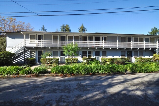106 Redwood Ave in Corte Madera, CA - Building Photo - Building Photo