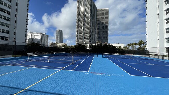 1904 S Ocean Dr, Unit # 1107S in Hallandale Beach, FL - Building Photo - Building Photo