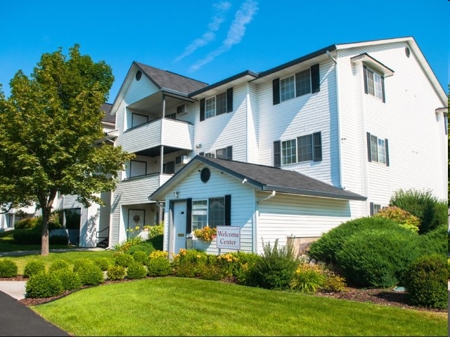 Farr Court in Spokane, WA - Foto de edificio