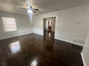 2238 Elsie Faye Heggins St in Dallas, TX - Building Photo - Building Photo