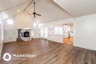 1122 E Sleepy Hollow Dr in Olathe, KS - Foto de edificio - Building Photo