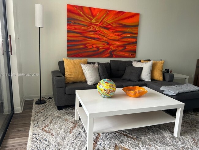 property at 2851 Somerset Dr