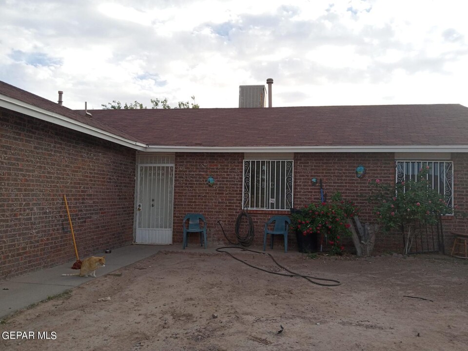 9304 Nottingham Dr in El Paso, TX - Building Photo