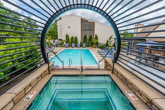 Creeks on Kirklevington in Lexington, KY - Foto de edificio - Building Photo